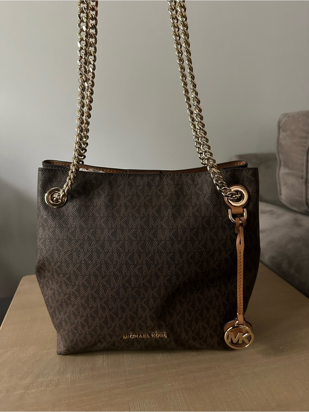Michael Kors Jet Set Logo Chain Medium Shoulder Bag
